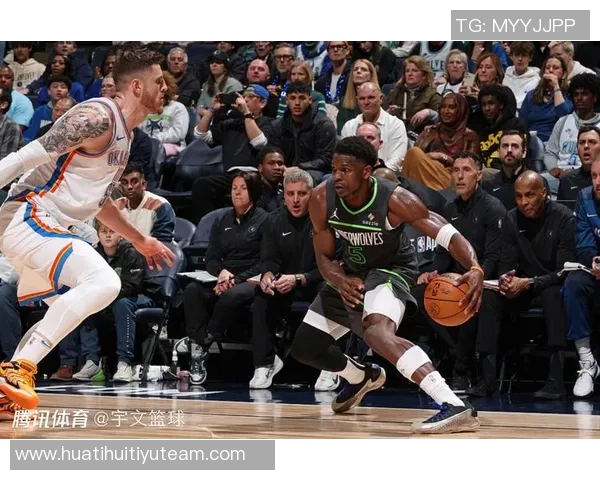 巴特勒表现出色14投7中贡献21分8篮板1助攻2抢断助力球队胜利